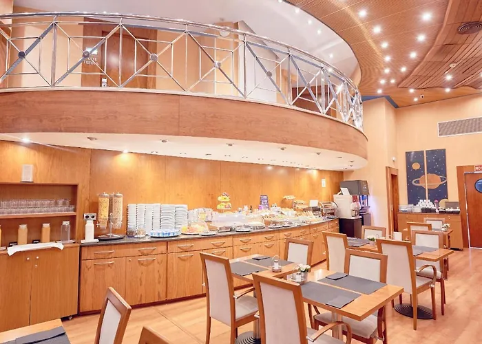 מלון Garbi Millenni 4*