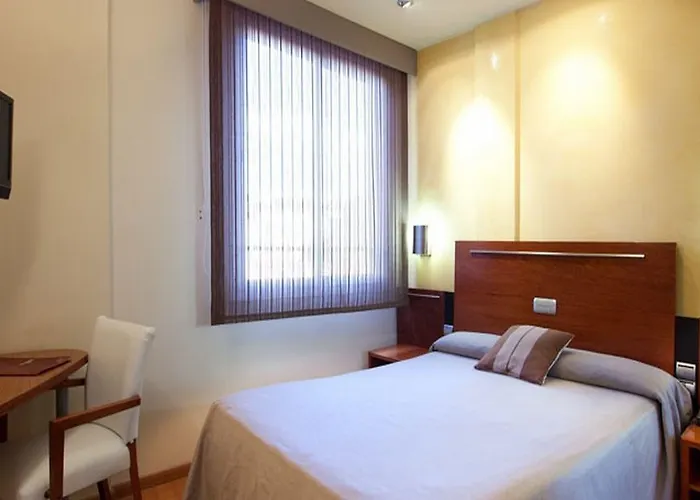 מלון Garbi Millenni 4*